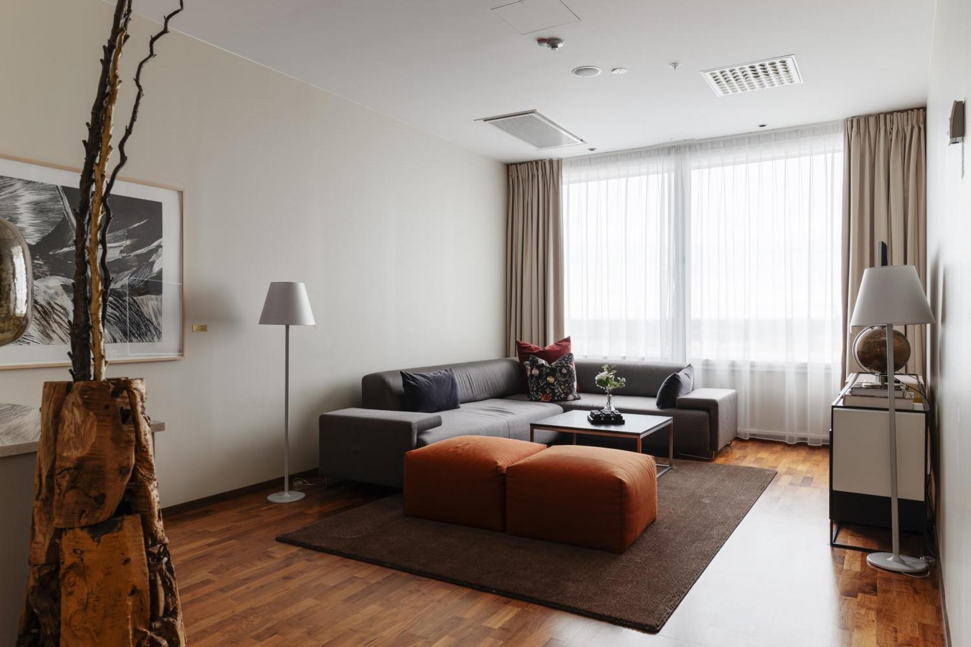 Suite,1746892005:JPEG